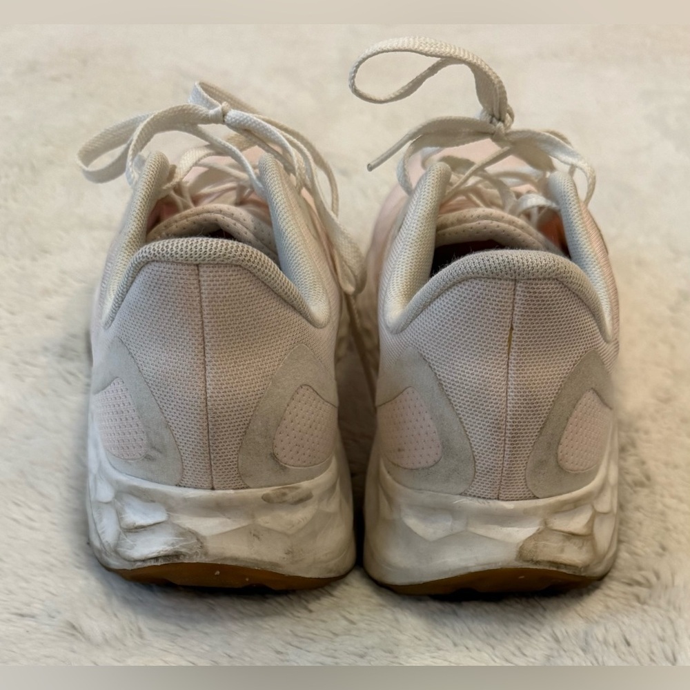 New Balance Women's Light Pink Athletic Shoes Size 10W - Picture 3 of 6
